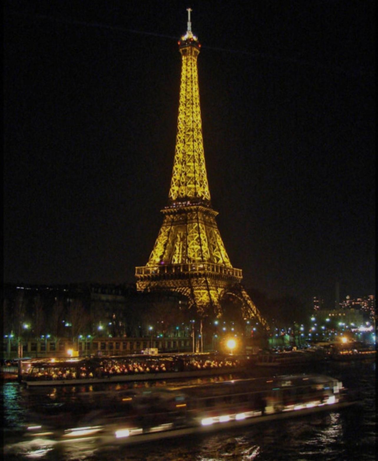 Charming Near Eiffel Tour *