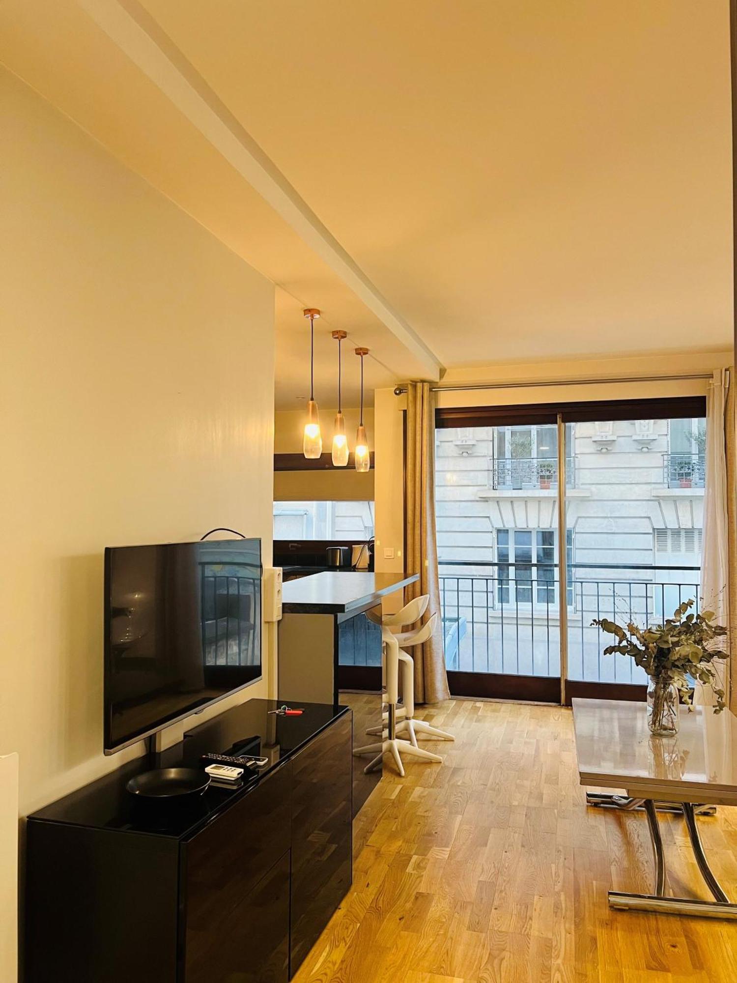 Charming Near Eiffel Tour Appartement